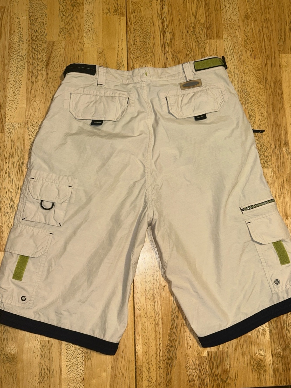 Light Gray Outdoor Cargo Pants with Green Accentso - Picture 5 of 8